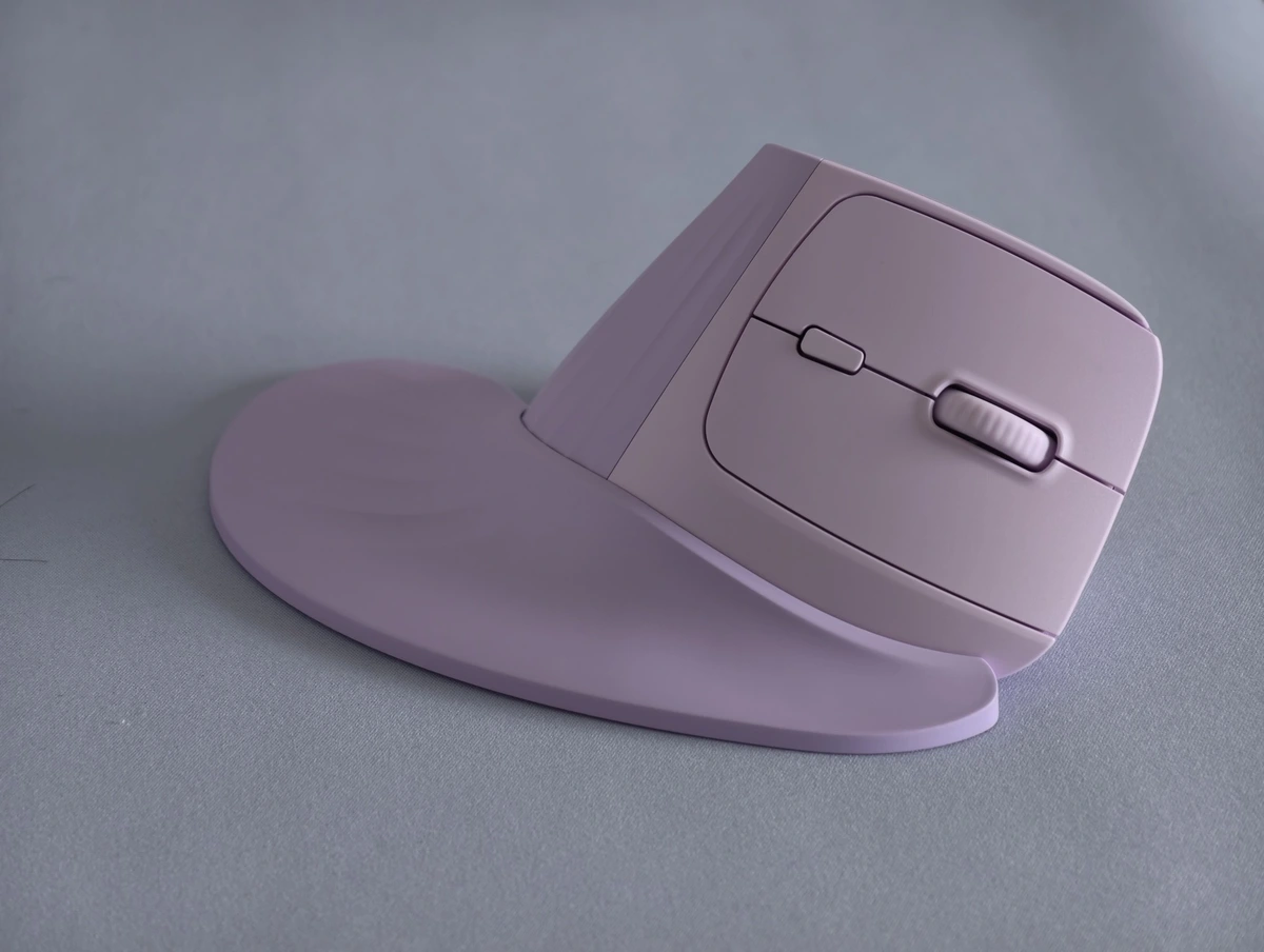 This vertical mouse is pretty neat